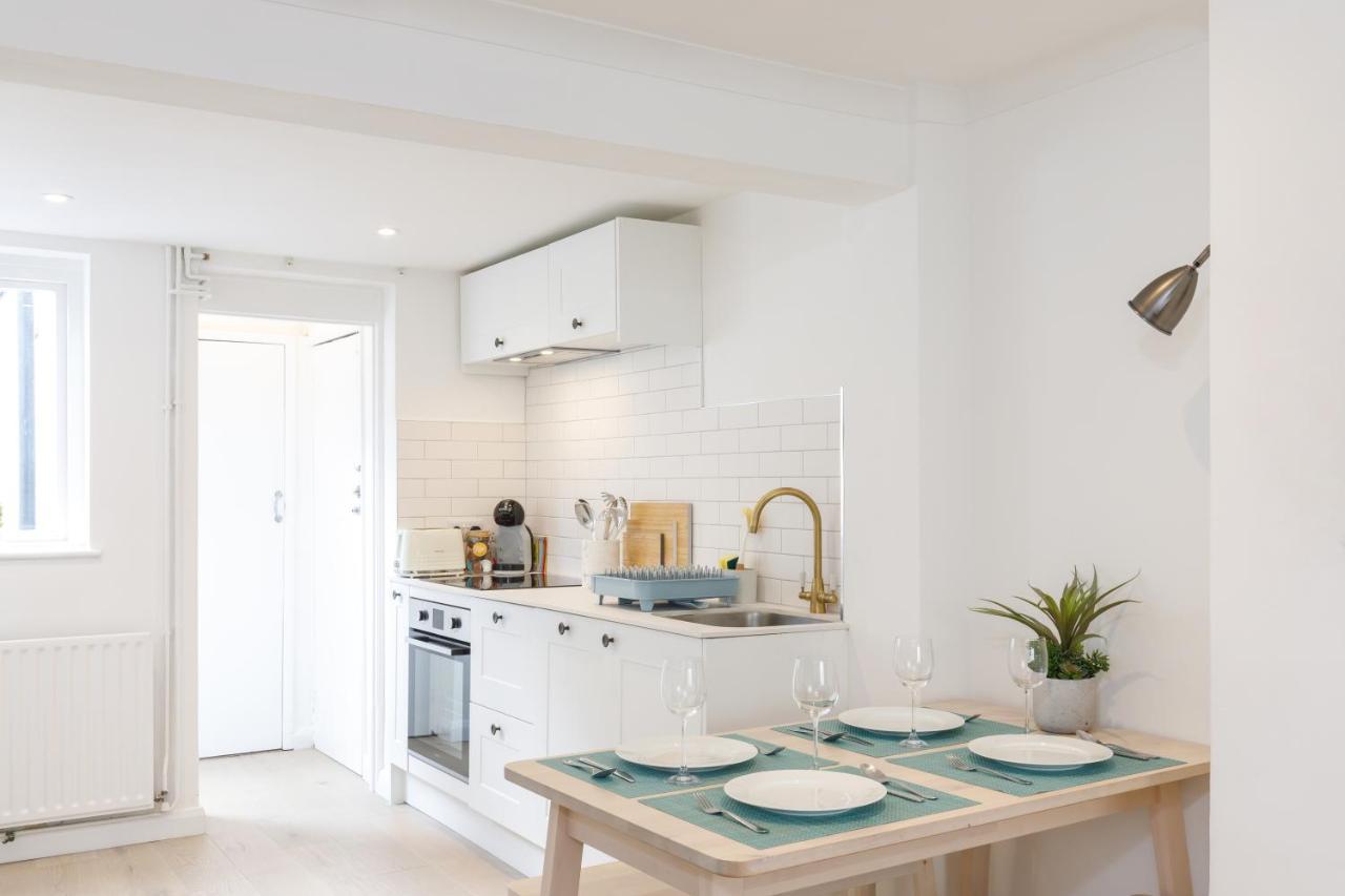 Central Quiet Cottage. Walk To Shops, Bars & Beach Hove Extérieur photo